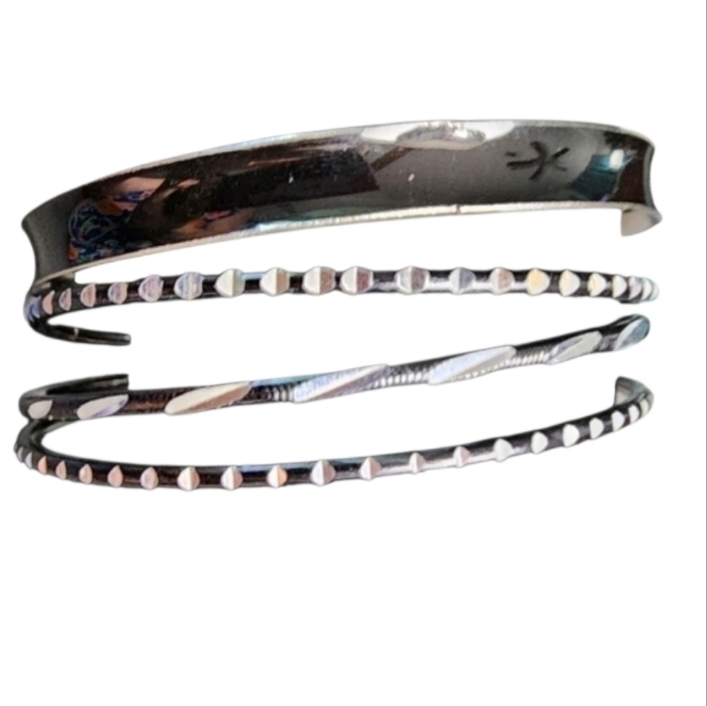 💥4 For $20💥Black & Silvertone Stackable Etched Bangle Bracelets